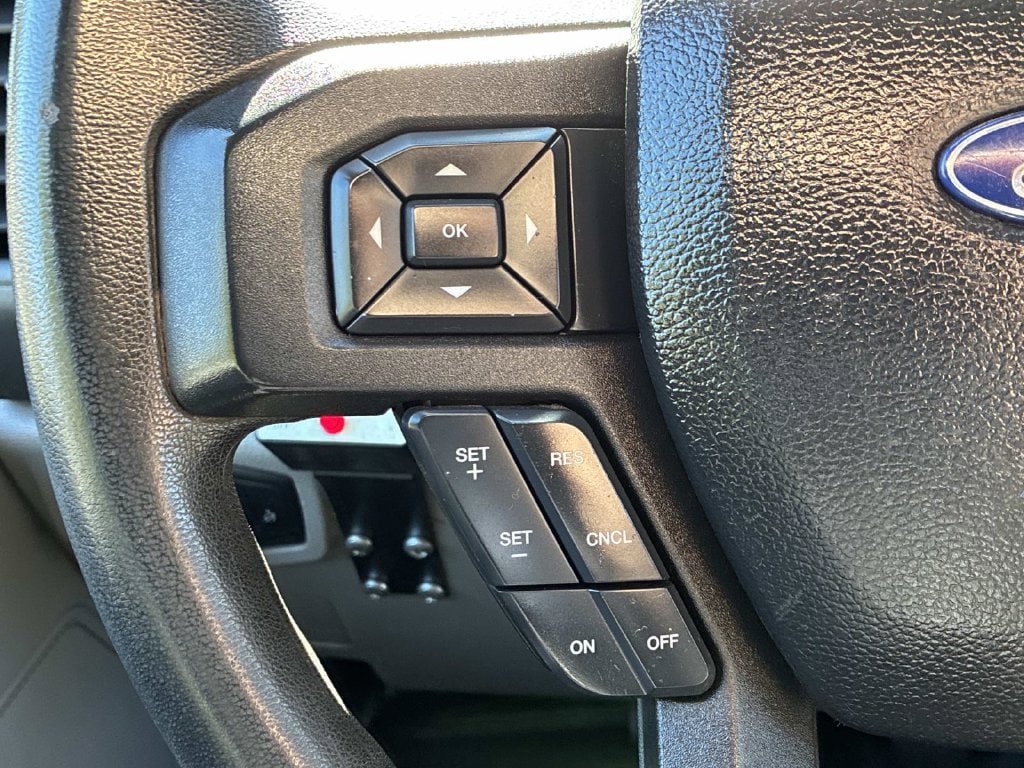 Used 2017 Ford F550 4x4 Regular Cab Super Duty image 21
