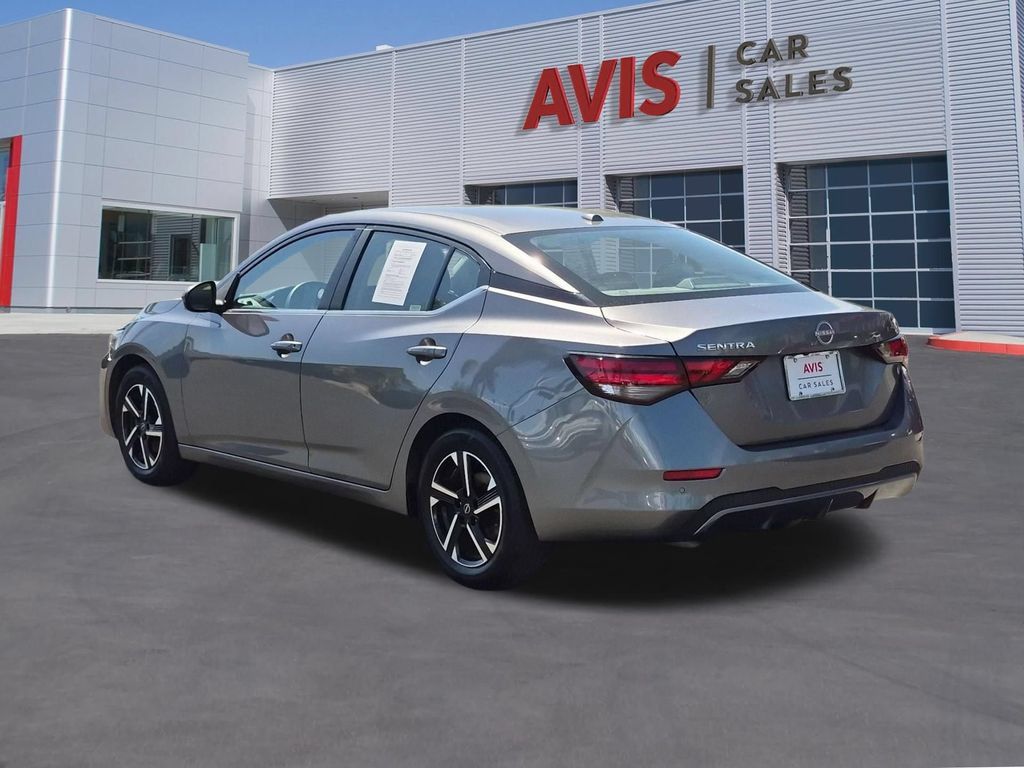 Used 2025 Nissan Sentra SV FWD image 9