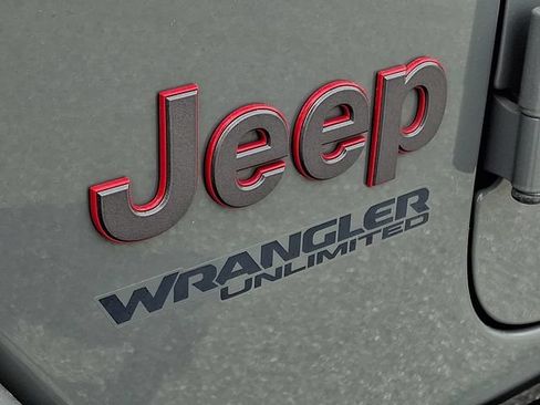 Used 2021 Jeep Wrangler Unlimited Rubicon AWD/4WD image 30