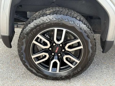Used 2025 GMC Sierra 1500 AT4 w/ AT4 Premium Package AWD/4WD image 5