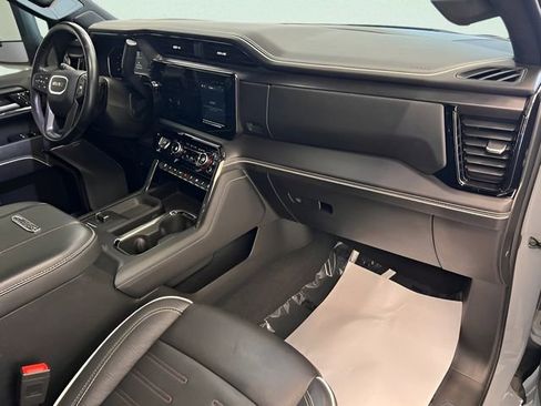 Used 2024 GMC Sierra 2500 AT4X image 9