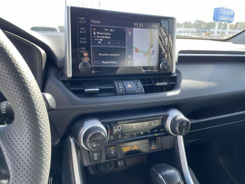 Used 2019 Toyota RAV4 Limited image 20