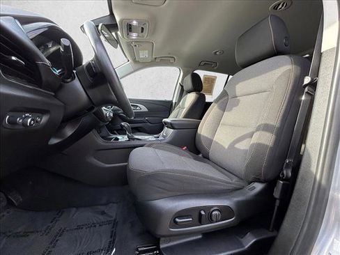 Used 2020 Chevrolet Traverse LT w/ Driver Confidence II Package image 16