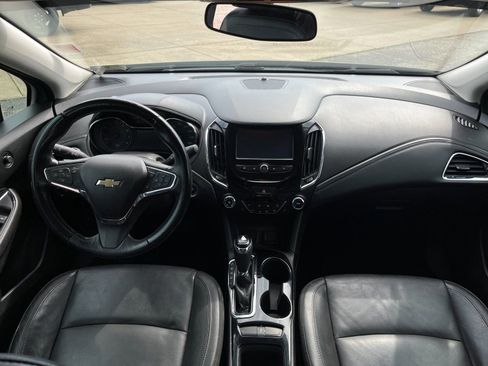 Used 2017 Chevrolet Cruze Premier image 14
