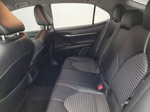 Used 2021 Toyota Camry SE image 18