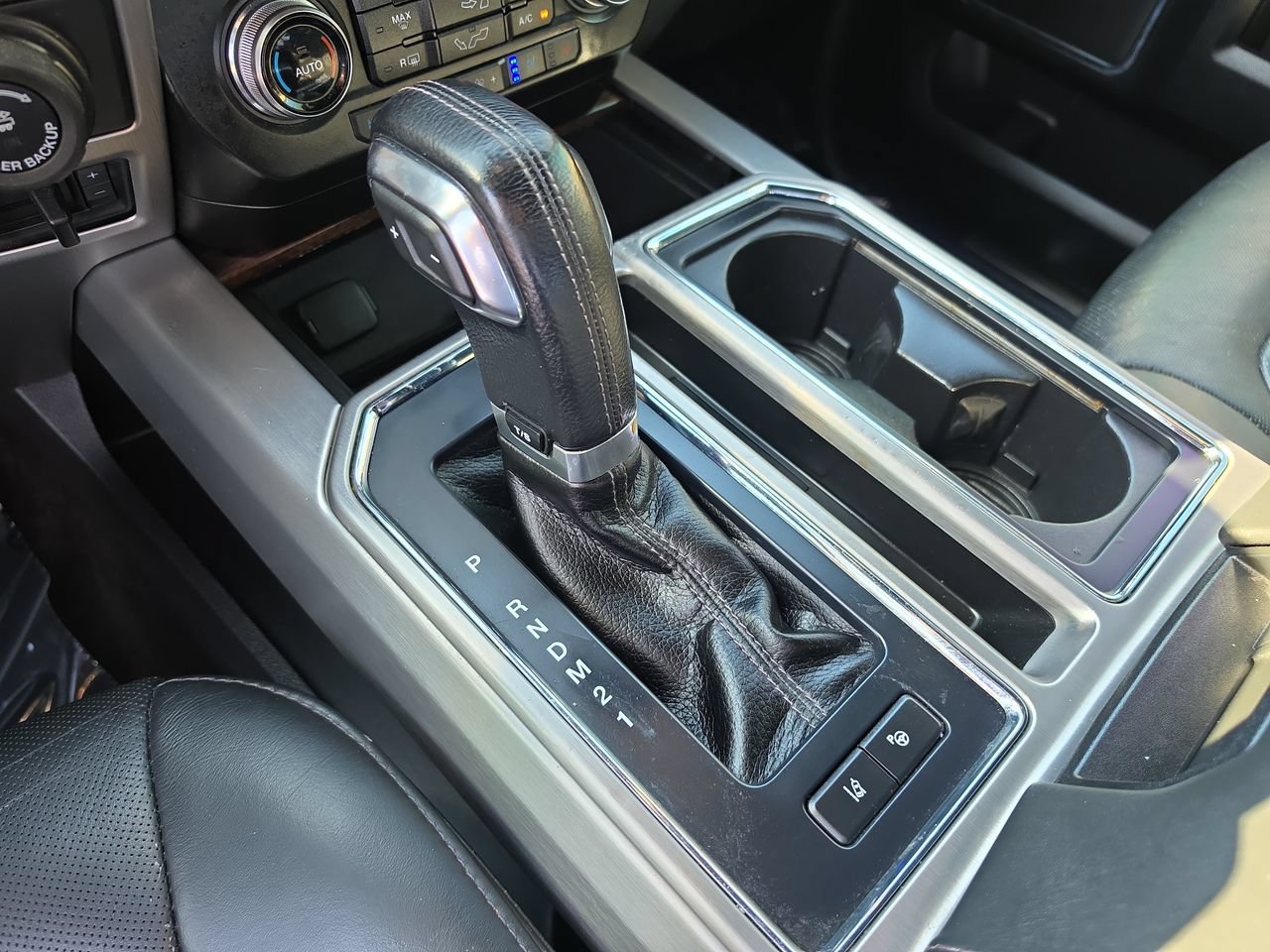 Used 2016 Ford F150 Platinum w/ Equipment Group 701A Luxury AWD/4WD image 16