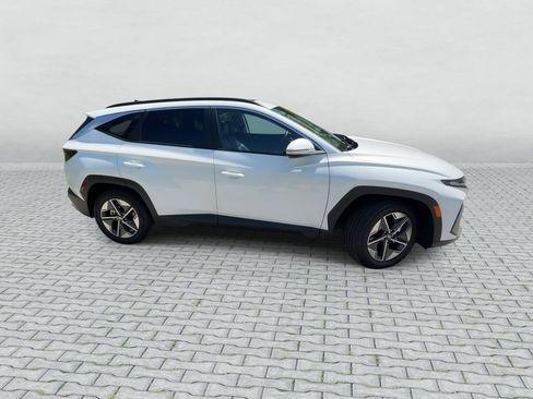 Used 2025 Hyundai Tucson SEL FWD image 9