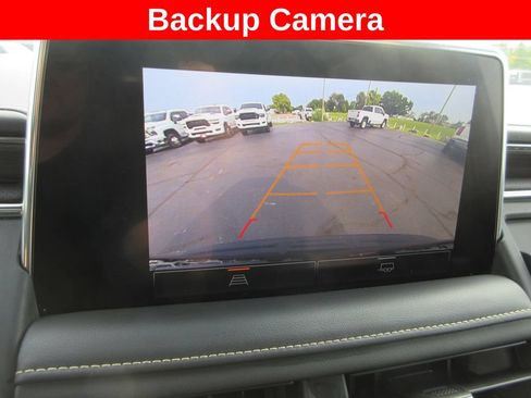 Used 2023 GMC Yukon XL SLT AWD/4WD image 19