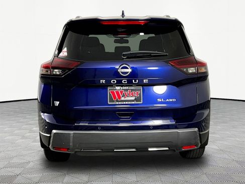 Certified 2025 Nissan Rogue SL AWD/4WD image 5