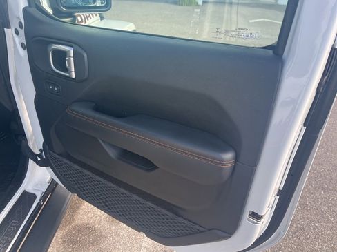 Used 2020 Jeep Gladiator Mojave image 6