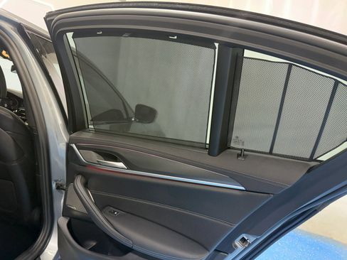 Used 2023 BMW M550i xDrive w/ Premium Enhanced Package image 34