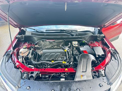 Used 2025 Chevrolet Trax LT image 32