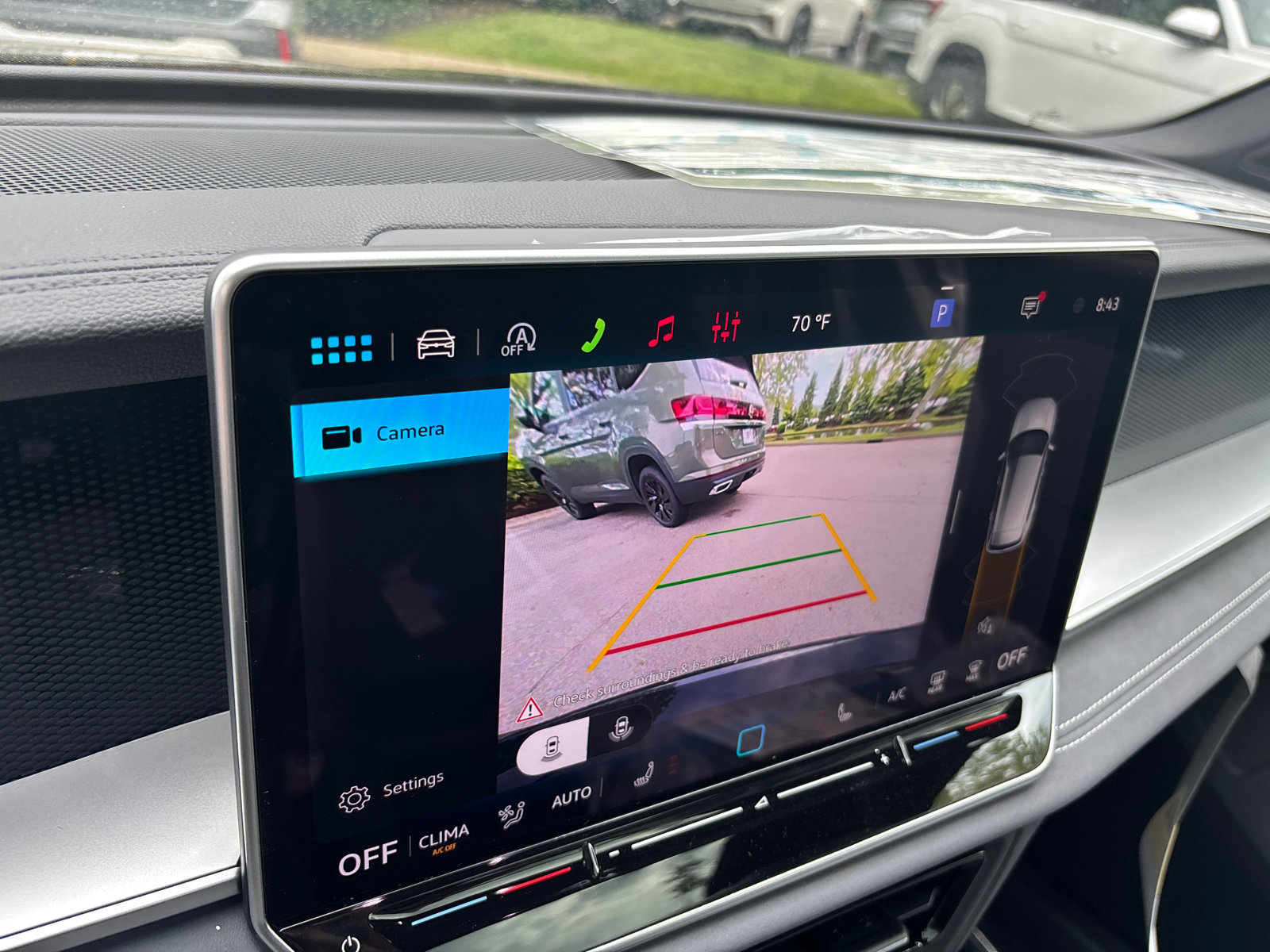 New 2026 Volkswagen Tiguan SE R-Line FWD image 15