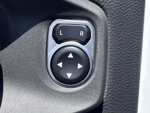 Used 2025 Jeep Gladiator Rubicon w/ Safety Group AWD/4WD image 19