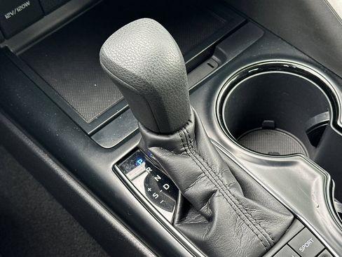 Used 2019 Toyota Camry LE image 18