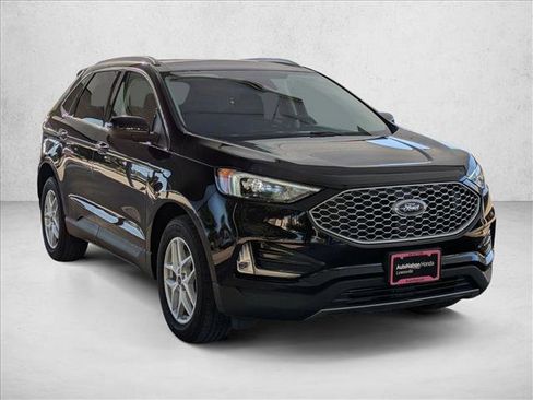 Used 2023 Ford Edge SEL w/ Convenience Package image 3