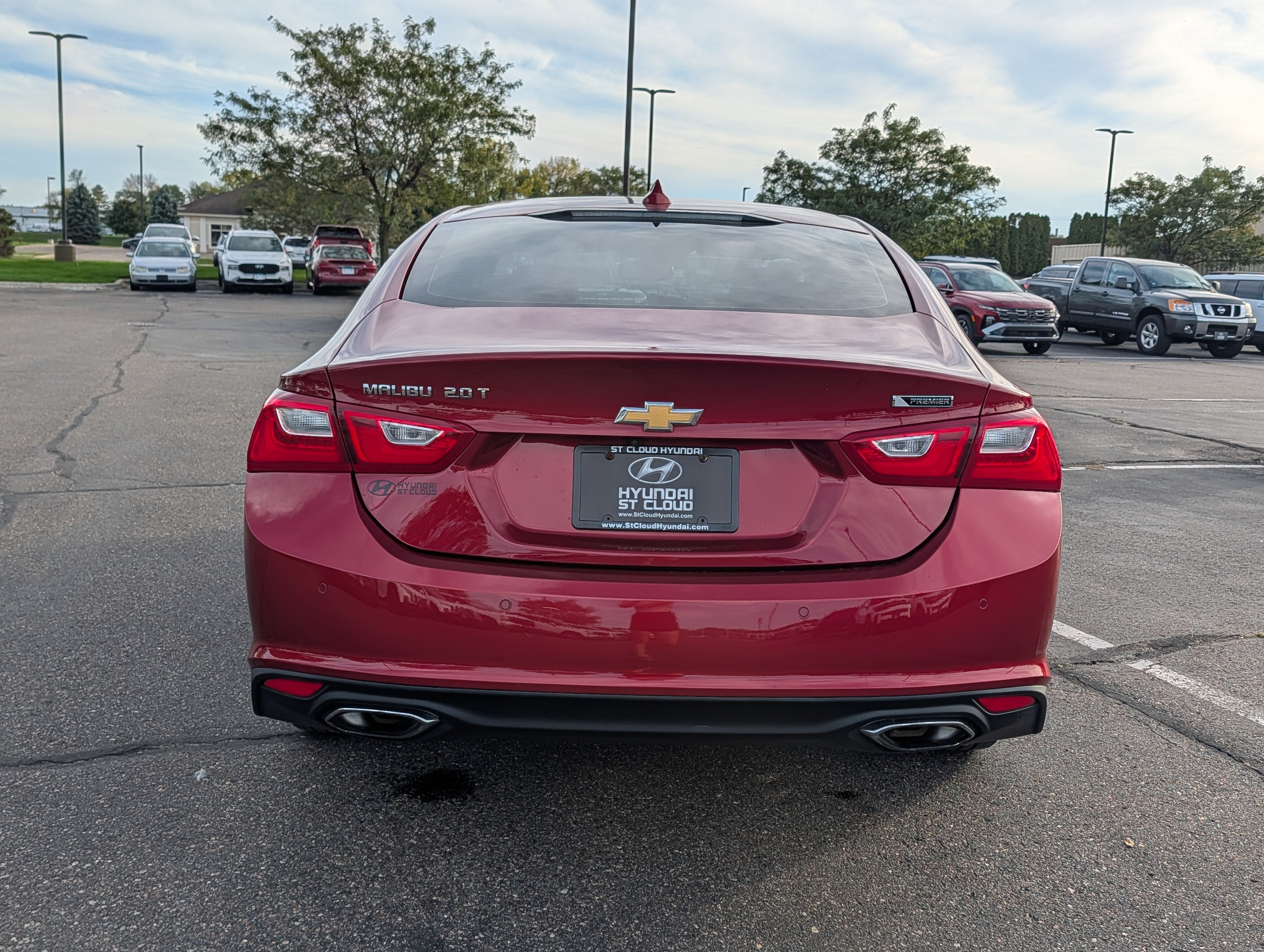 Used 2018 Chevrolet Malibu Premier w/ Premier Sun and Wheel Package FWD image 4