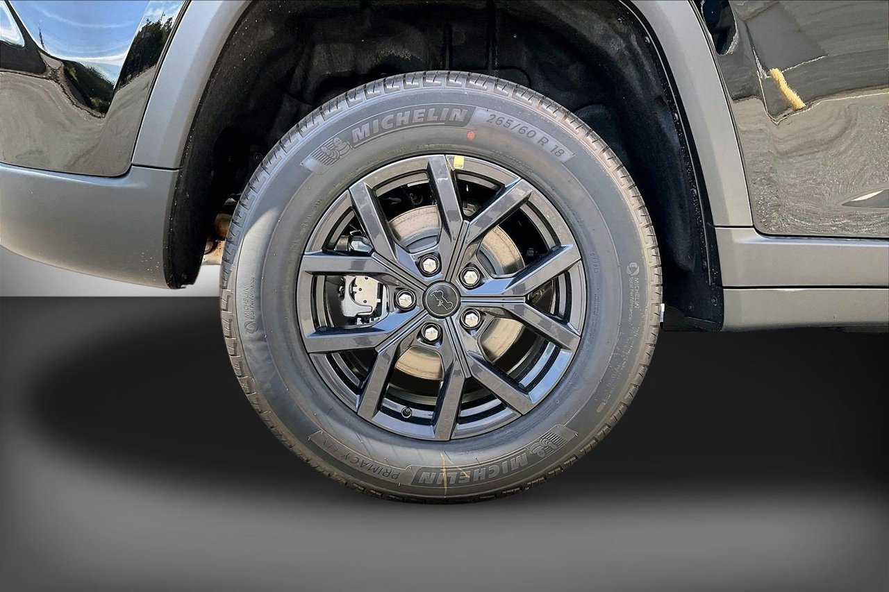 New 2027 Jeep Grand Cherokee Altitude AWD/4WD image 34