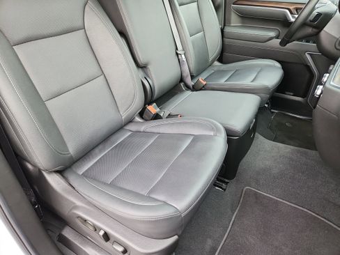 Used 2025 GMC Sierra 1500 SLT image 14