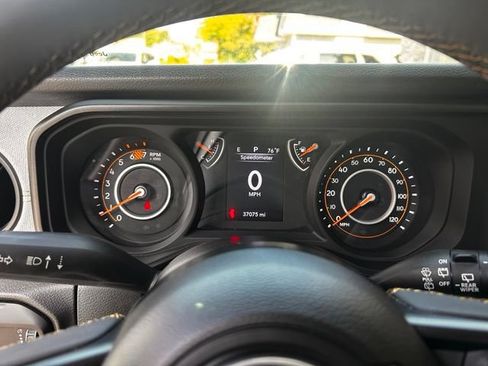 Used 2024 Jeep Wrangler Unlimited Sport AWD/4WD image 21
