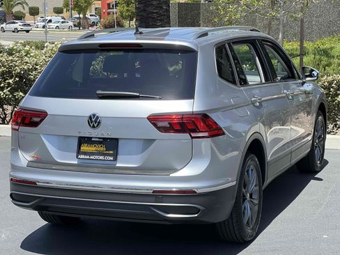 Used 2023 Volkswagen Tiguan SE FWD image 20