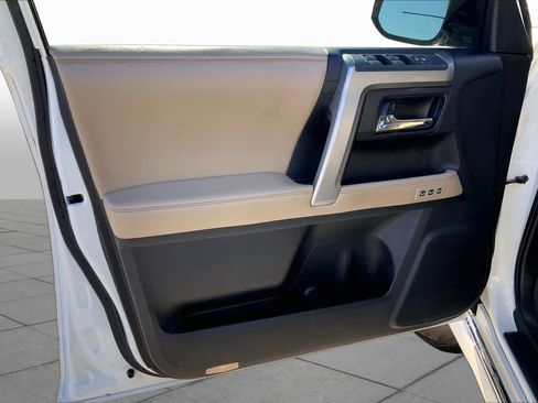 Used 2014 Toyota 4Runner Limited RWD image 21