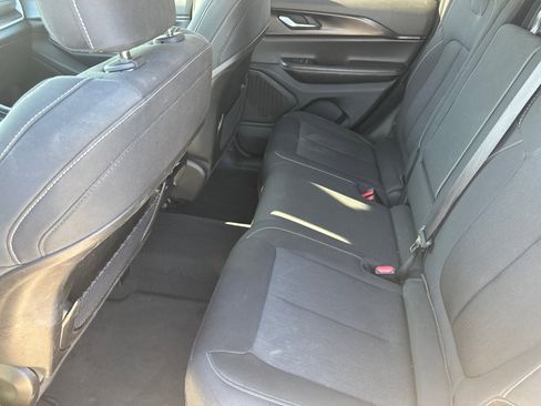 Used 2024 Jeep Grand Cherokee Laredo image 20