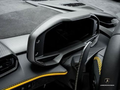 Used 2024 Lamborghini Revuelto AWD/4WD image 37