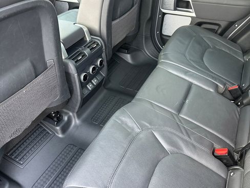 Used 2023 Land Rover Defender 130 SE image 26