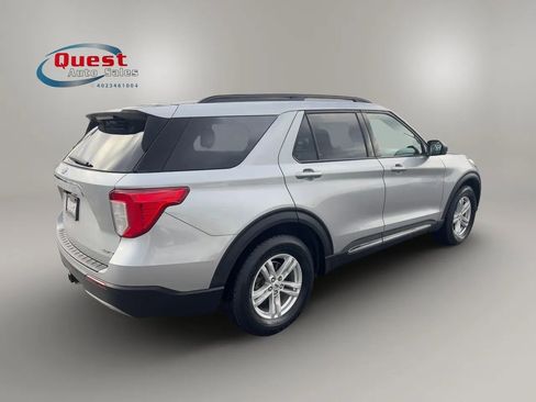 Used 2023 Ford Explorer XLT w/ Equipment Group 202A AWD/4WD image 3