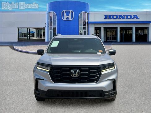 Certified 2023 Honda Pilot Sport image 7