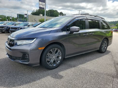 Used 2025 Honda Odyssey Touring image 26