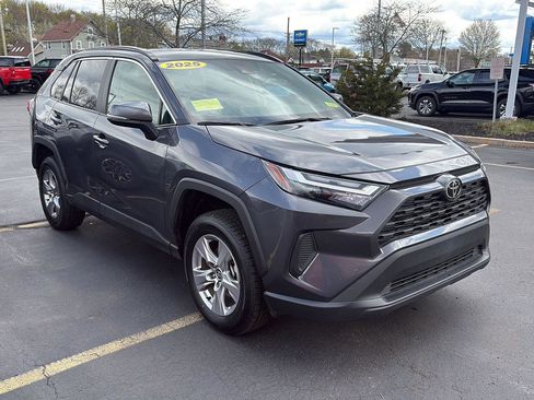 Used 2025 Toyota RAV4 XLE AWD/4WD image 1