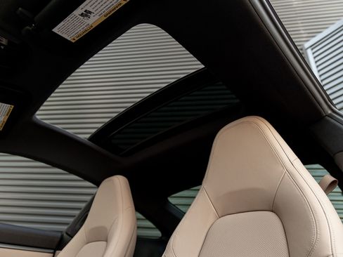 Certified 2024 Porsche 911 Carrera RWD image 14