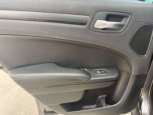 Used 2016 Chrysler 300 S RWD image 30