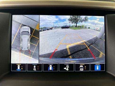 Used 2023 GMC Acadia Denali w/ Denali Ultimate Package AWD/4WD image 15