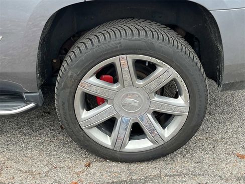 Used 2019 Cadillac Escalade Luxury image 11
