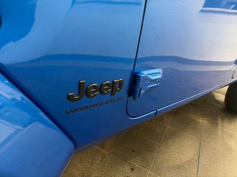 Certified 2025 Jeep Wrangler Sahara image 46