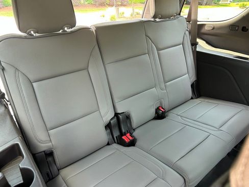 Used 2022 GMC Yukon SLT w/ SLT Luxury Package RWD image 47