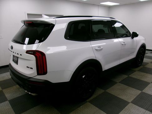 Used 2021 Kia Telluride EX w/ EX Premium Package AWD/4WD image 13