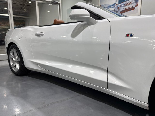 Used 2021 Chevrolet Camaro LT RWD image 18