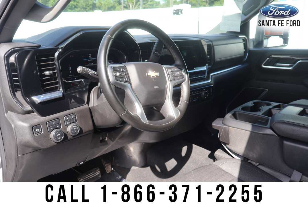 Used 2025 Chevrolet Silverado 2500 LT w/ Safety Package AWD/4WD image 16