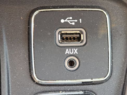 Used 2021 Jeep Compass Latitude AWD/4WD image 8