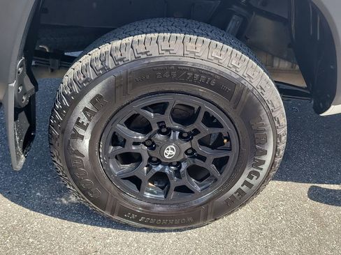 Used 2021 Toyota Tacoma SR w/ SX Package image 5