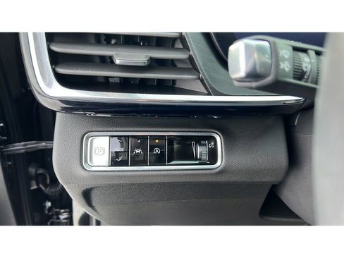 Used 2025 Buick Envision Preferred image 23