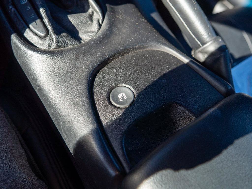 Used 1997 Chevrolet Corvette Coupe w/ Memory Pkg RWD image 17