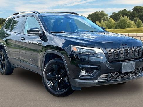 Used 2022 Jeep Cherokee Latitude Lux w/ Sun & Sound Group AWD/4WD image 2