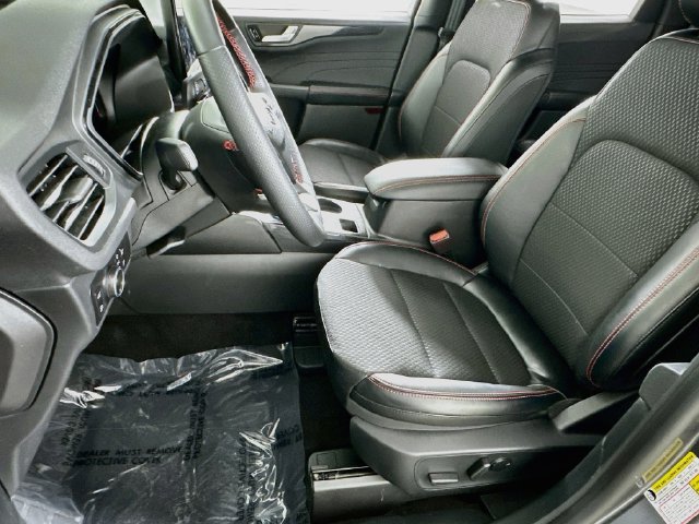 Used 2025 Ford Escape ST-Line w/ Equipment Group 301A FWD image 9
