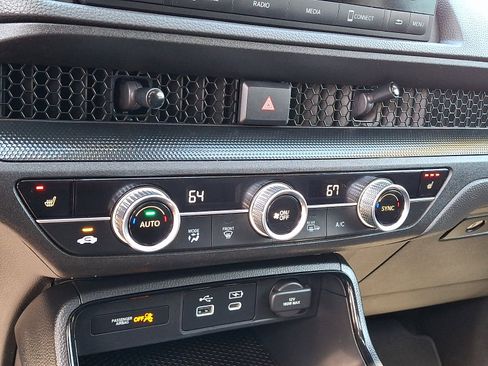 Used 2024 Honda CR-V EX image 17