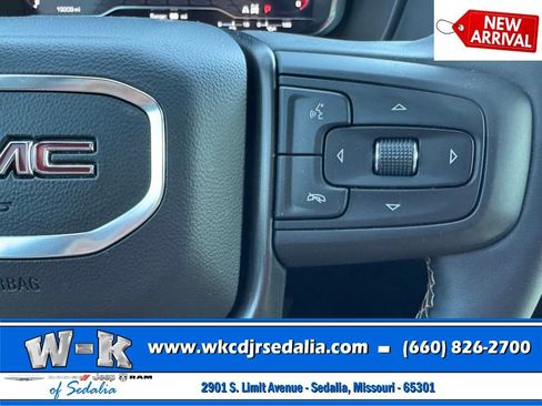 Used 2024 GMC Yukon AT4 AWD/4WD image 16